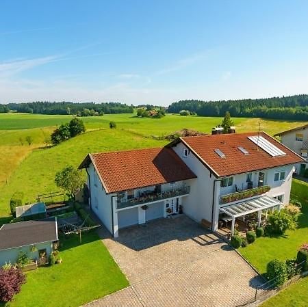 Ferienwohnung Pölzl Chieming Exterior foto